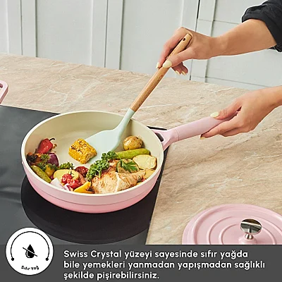Karaca Swiss Crystal Neocast 7 Parça Döküm Tencere ve Tava Seti Pembe - KARACA X REFIKA BIRGÜL (1)