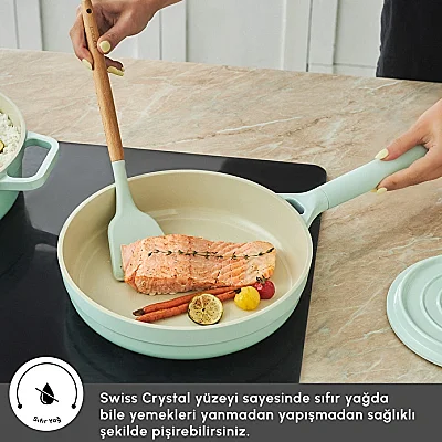 Karaca Swiss Crystal Neocast 7 Parça Döküm Tencere ve Tava Seti Yeşil - KARACA X REFIKA BIRGÜL (1)